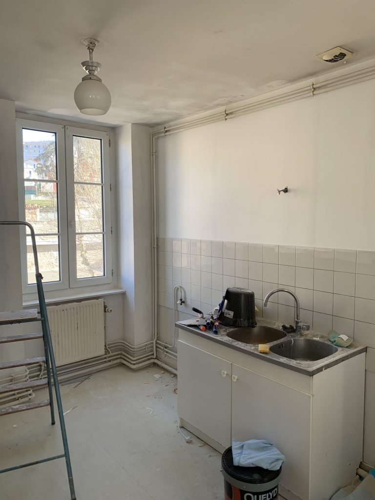 chantier avant pose de cuisine à Tarare