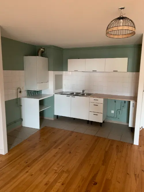 Rénovation d'un appartement En location À tarare. Montage de cuisine et peinture Par PG solution